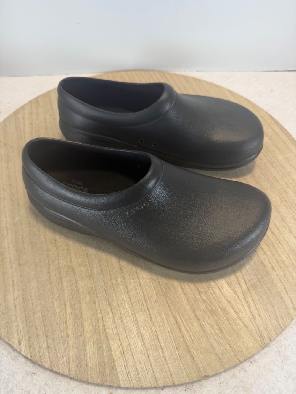 Crocs On The Clock Work Slip On Clogs Black Men 6 Women 8 Slip Resistant NWOT